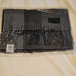 Black and White Houndstooth Scarf